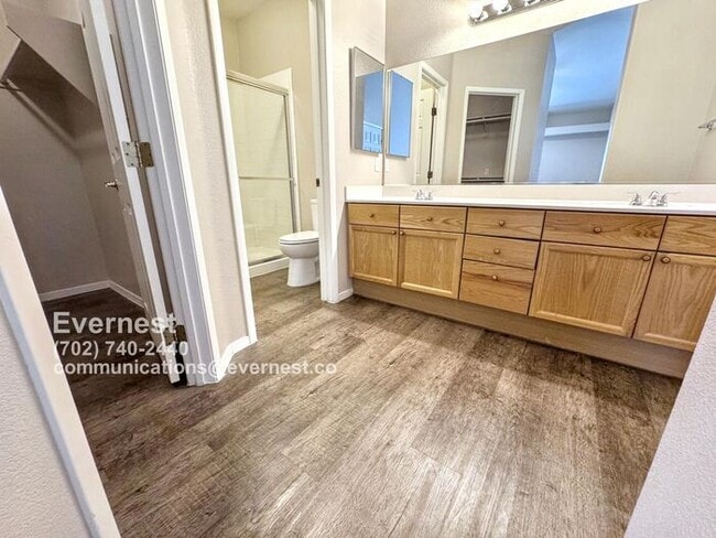 Building Photo - Comfortable 2-Bedroom Condo in Prime Locat...