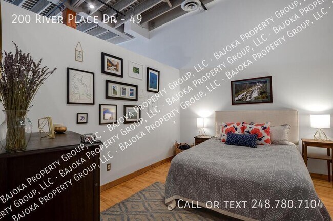 Building Photo - 200 River Pl Dr