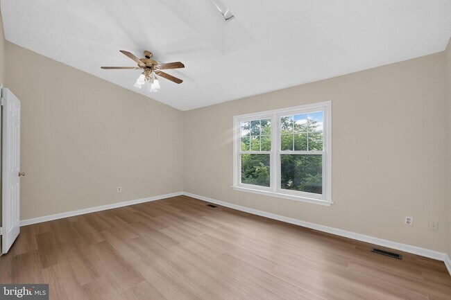 Building Photo - 55 Oak Crest Ct