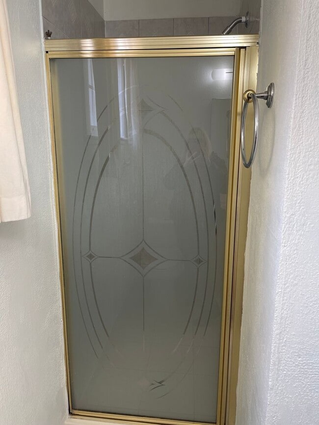 Building Photo - Nor Cal Realty, Inc - 3 bedroom 2 bath house with 2 car garage.