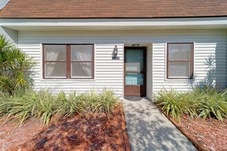 Building Photo - 13827 Mission Oaks Blvd