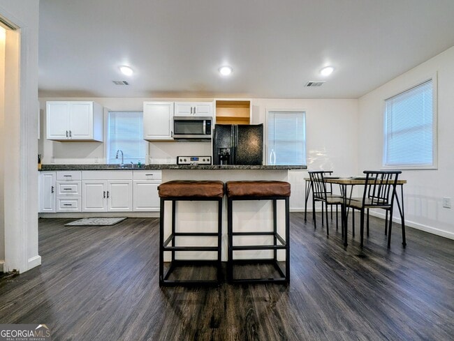 Building Photo - 2533 Godfrey Dr NW