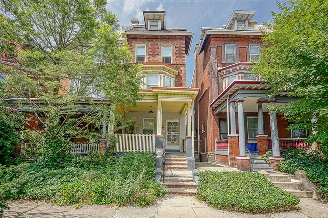 Building Photo - 510 S 48th St