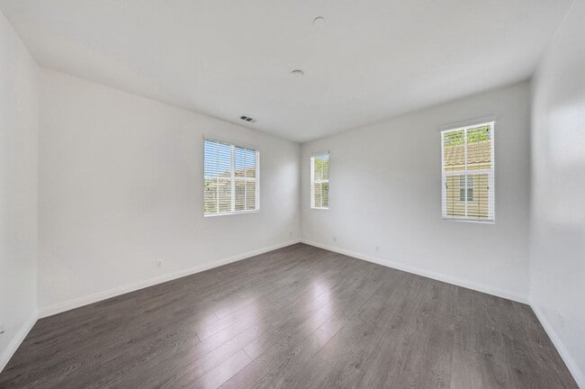 Building Photo - 6287 Ancora Ln