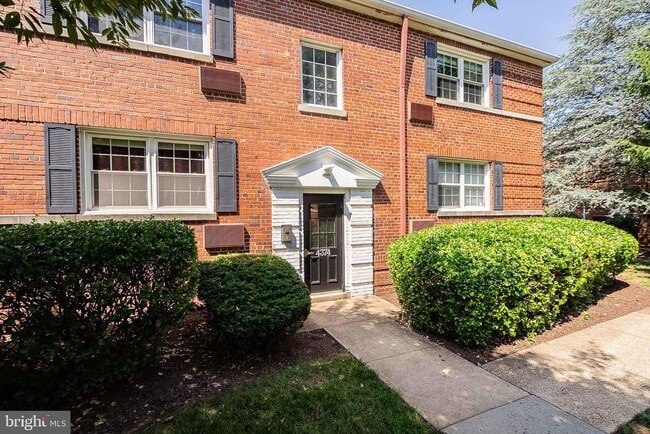 Building Photo - 4374 N Pershing Dr