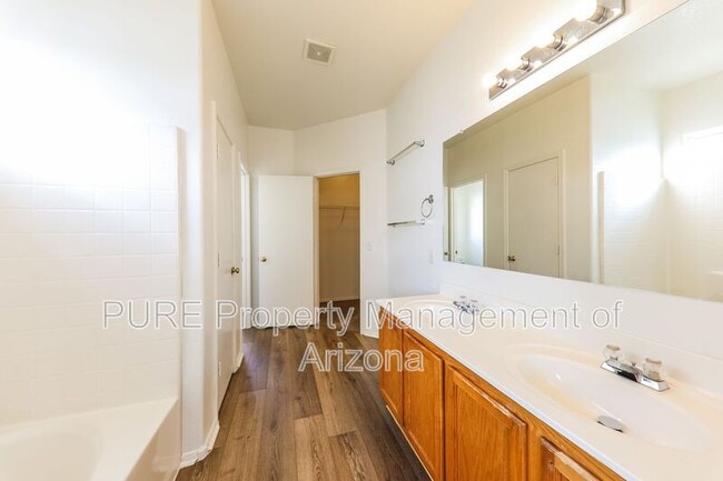 Building Photo - 13233 W Watson Ln