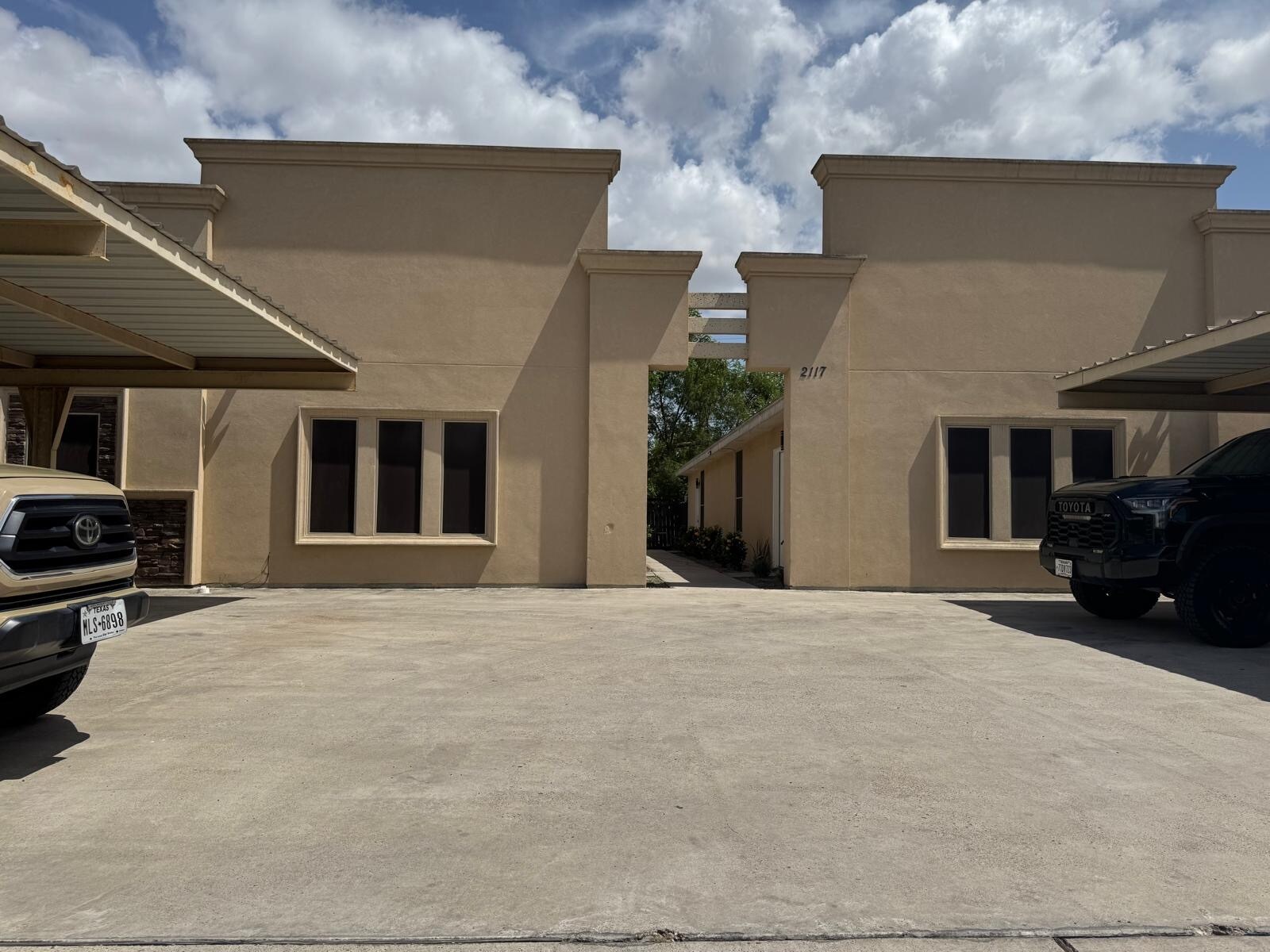 Building Photo - 2117 Taxco Ct