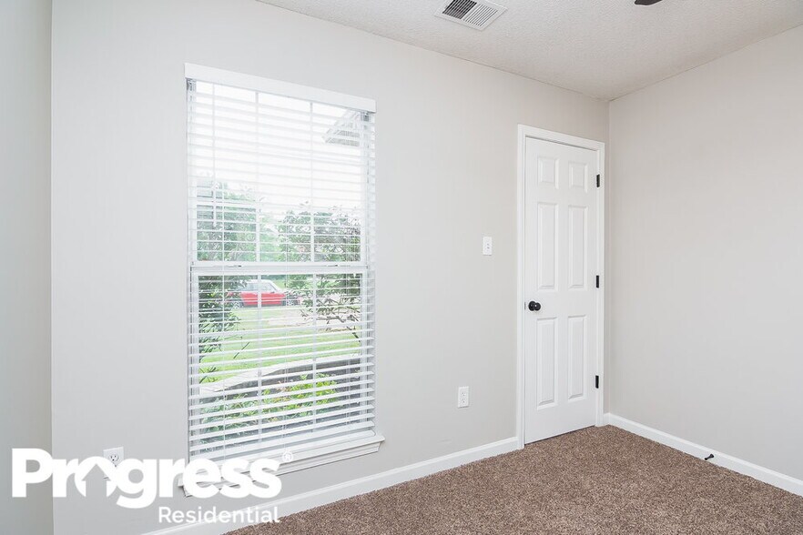 Building Photo - 5695 Kuykendall Dr