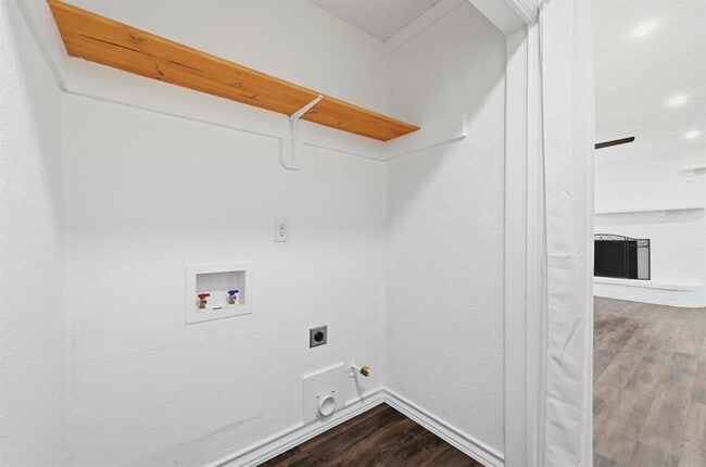 Building Photo - 5104 Spruce Cove