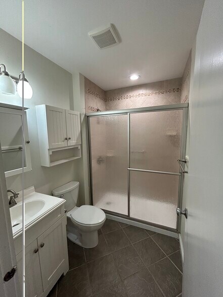 Building Photo - 500 Asbury Rdg