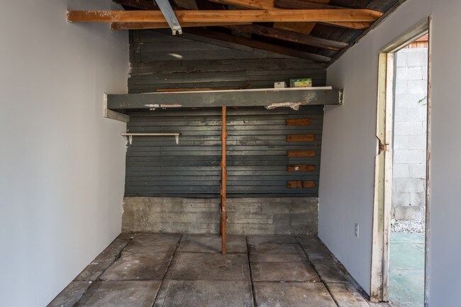 Building Photo - 708 Tularosa Dr