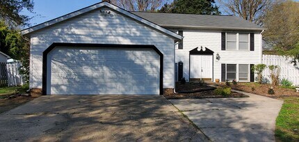 Building Photo - Beautiful  Home Available for Rent in Charlotte, NC in Carmel Area