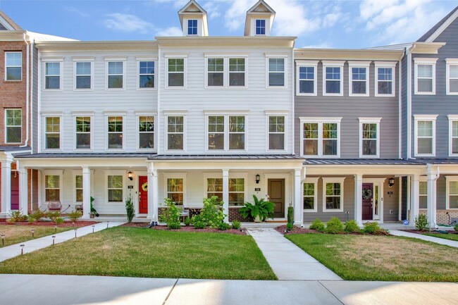 Primary Photo - Spacious 3BR Townhome in Annapolis, modern...