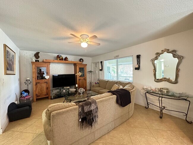 Building Photo - 4731 NE 21st Ter