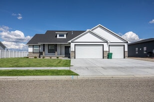 Building Photo - 1830 Mesa Canyon Dr