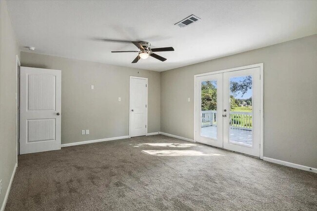 Building Photo - 215 Cypress Bend Dr