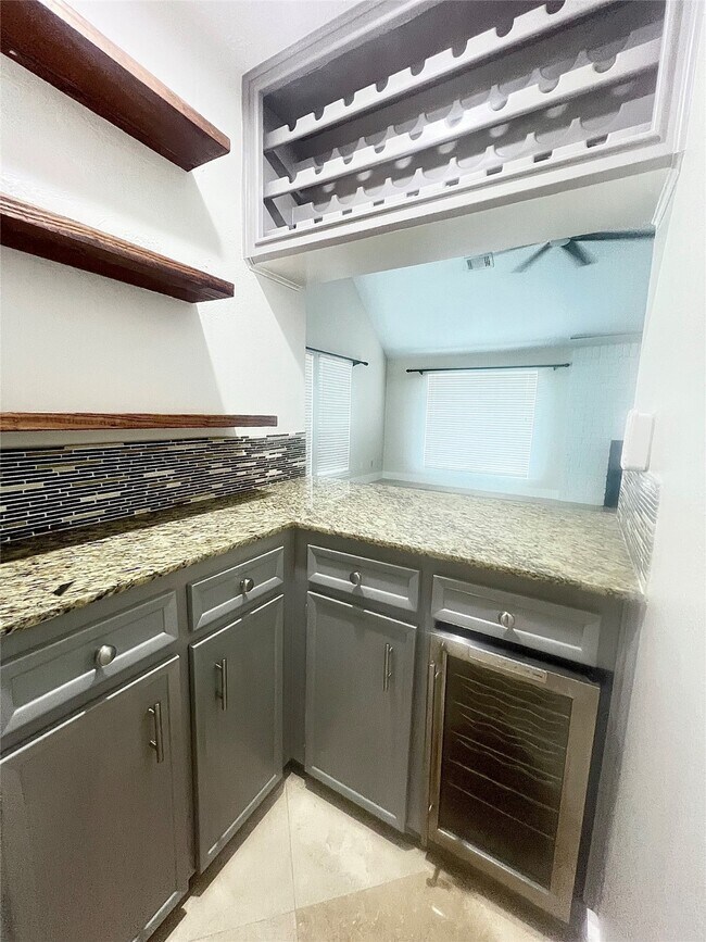 Building Photo - 6726 Saffron Hills Dr