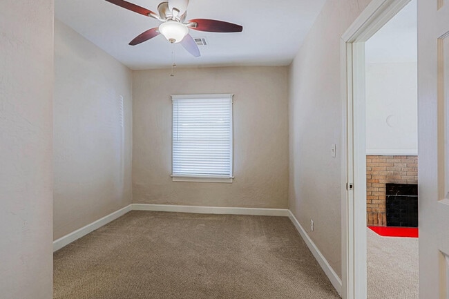 Building Photo - 841 N 9th Ave