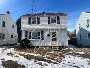 Building Photo - "Charming 3-Bedroom Gem on Sherbrooke Road...