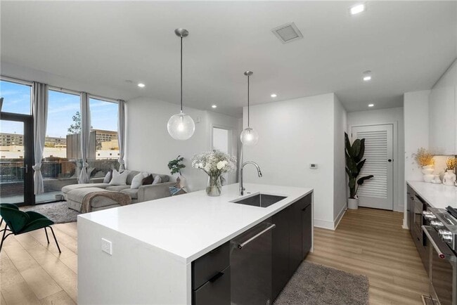 Building Photo - 788 West Marietta St NW