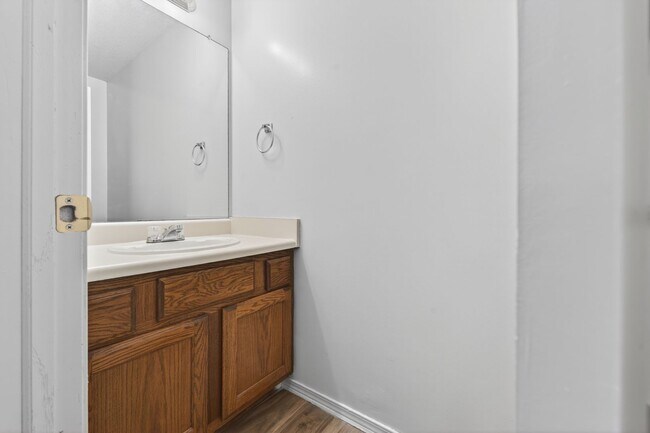Building Photo - 4329-4337 S Elizabeth