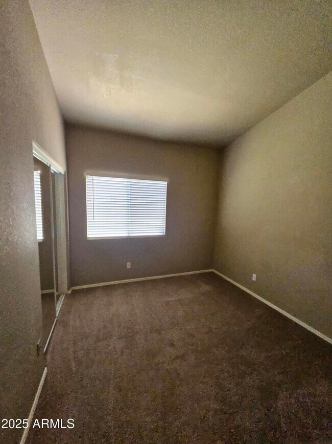 Building Photo - 1283 E Tradewind Dr