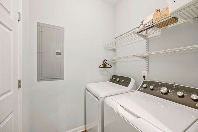 Building Photo - 138B Little River Run N