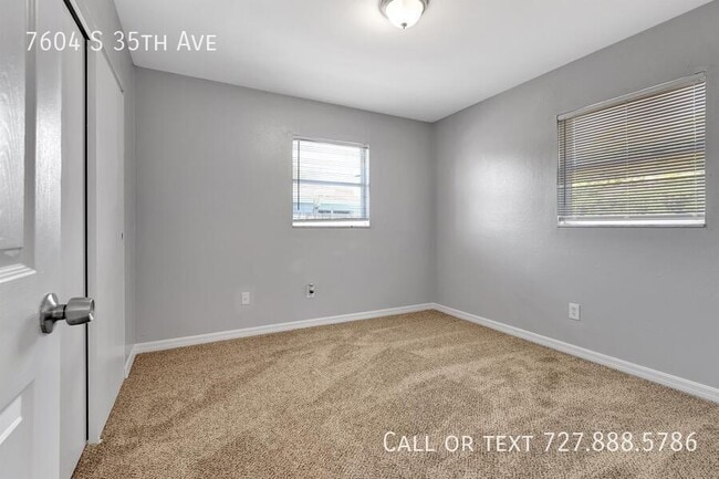 Building Photo - 7604 S 35th Ave