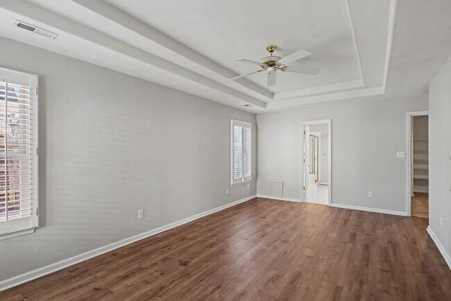 Building Photo - First Floor Primary in Waterford