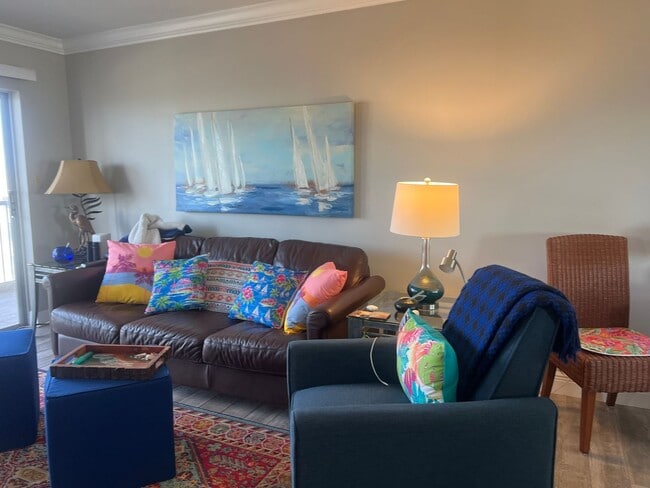 Building Photo - NEW PRICE! 2BD/2BA with Detached Carport on Venice Island!