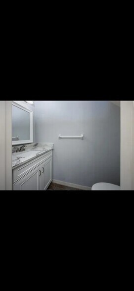 Building Photo - 4415 SW 34th St