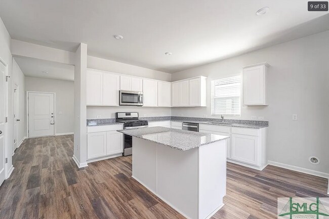 Building Photo - New Year Move-In Special: $300 Off First Month if You Move by Jan 31, 2026!