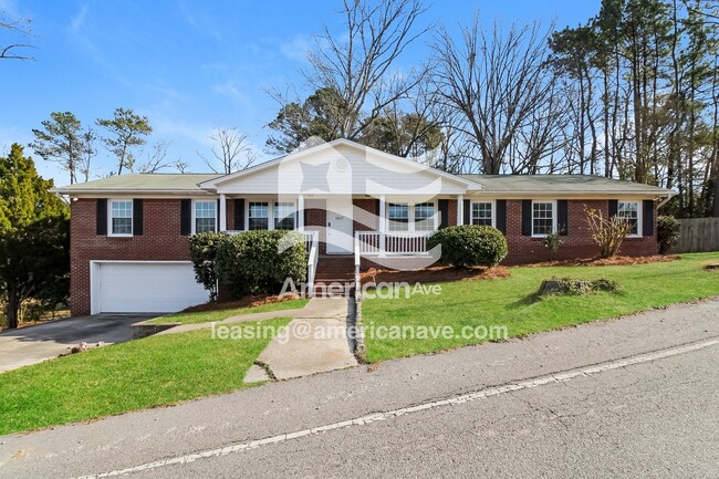 Building Photo - 1807 Holly Hill Dr