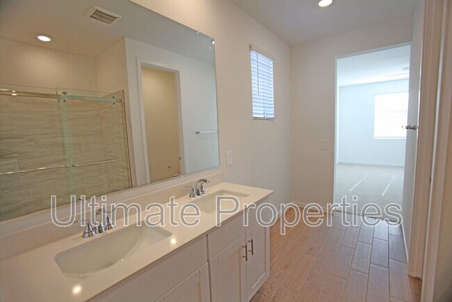 Building Photo - 17655 W Monroe St