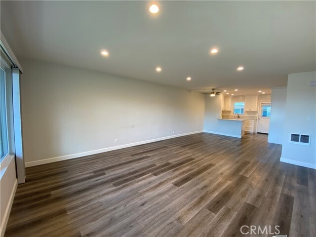 Building Photo - 665 W 34th St