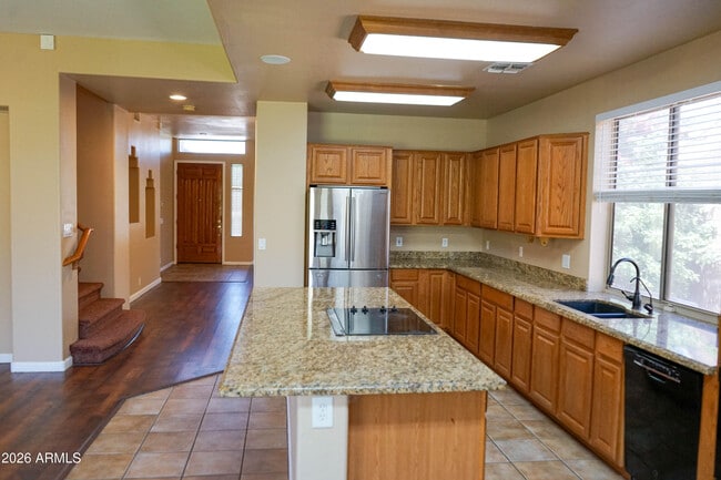 Building Photo - 541 N Danielson Way