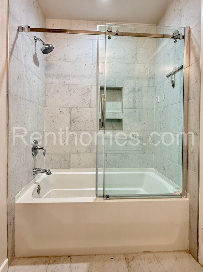 Building Photo - 16702 San Salvador Rd