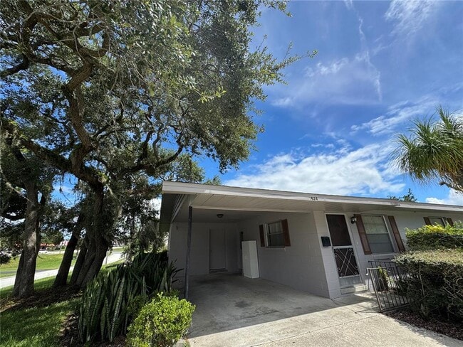 Primary Photo - 424 Almond St