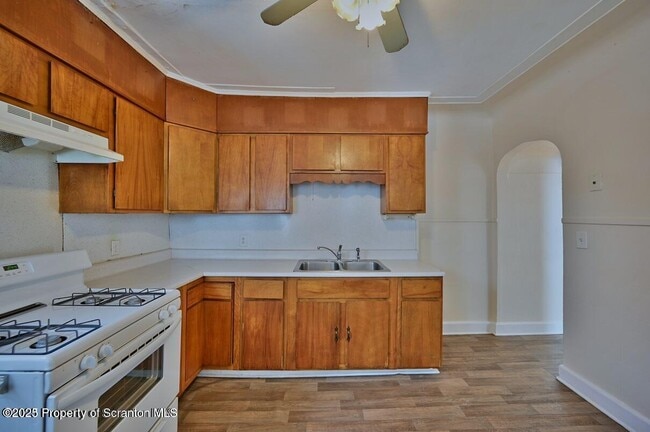 Building Photo - 1307 Wood St