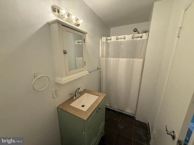 Building Photo - 2642 N Pershing Dr