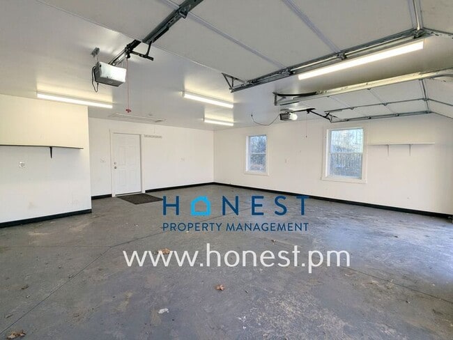 Building Photo - 20 Lexi Ln