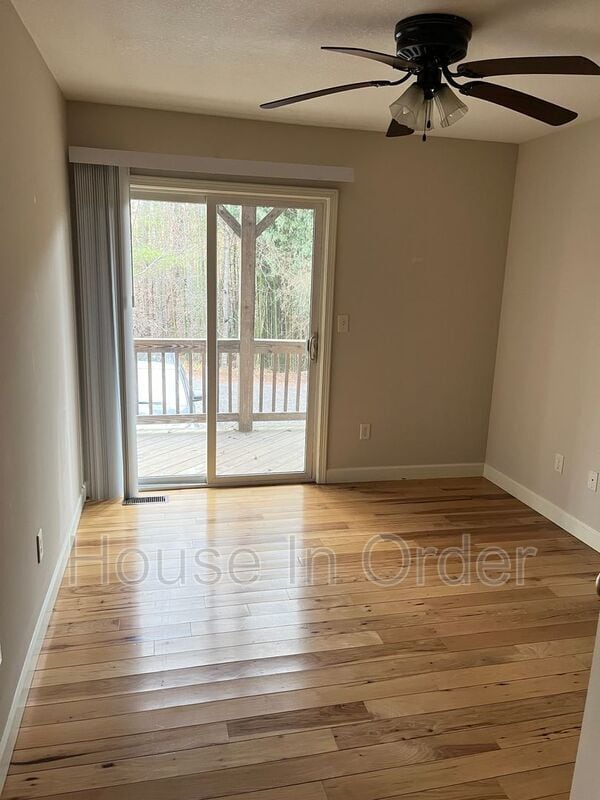 Building Photo - 15 Howards Row Pl