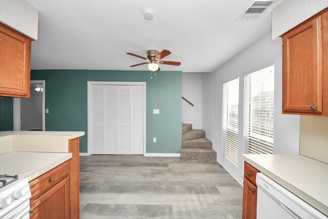 Building Photo - Waterfront Rental