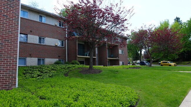 Building Photo - 1663 N Forest Park Ave