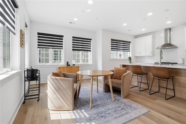 Building Photo - 4009 Cottage Wy