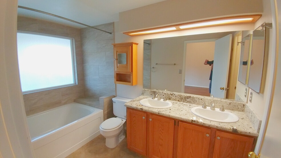 Building Photo - 9901 Meandering Creek Ct