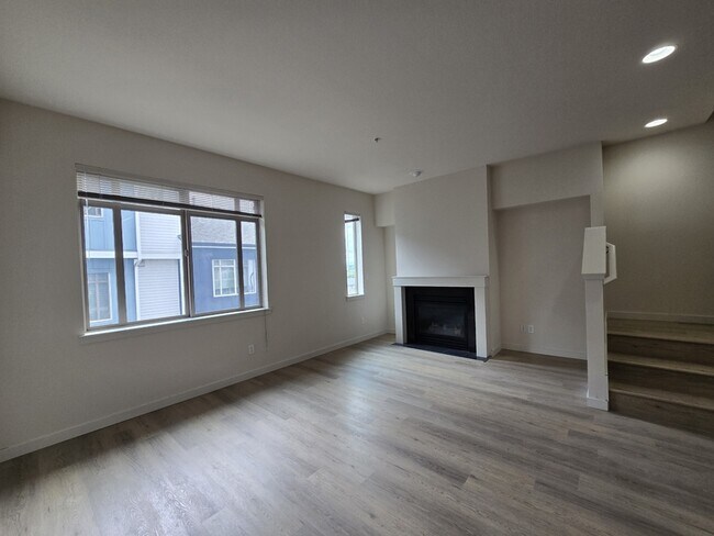 Building Photo - 2184 Yakima Ct