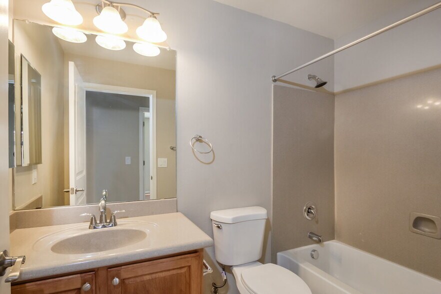 Building Photo - 2987 W Touring Pl