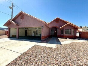 Building Photo - Spacious 4-Bedroom, 2-Bathroom Single-Stor...