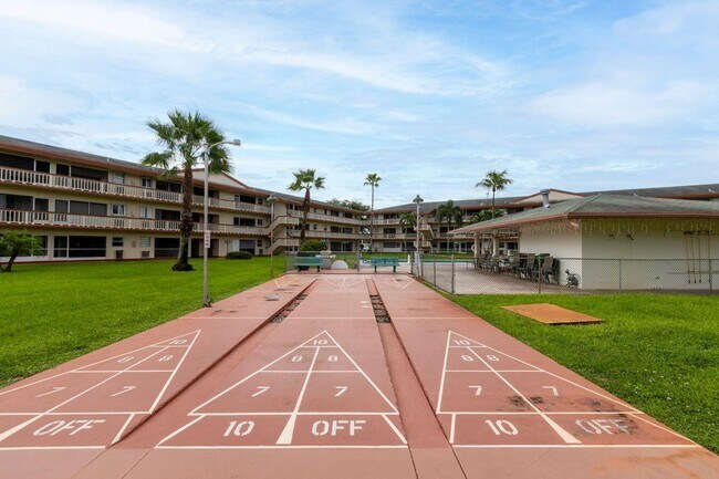 Building Photo - 5300 Washington St